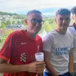 Des Landerneens assistent aux concerts de la Fête du bruit depuis leur appartement.