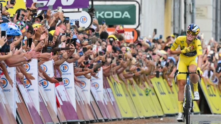 Demi Vollering remporte son deuxième titre au Tour de France femmes avec une performance maîtrisée.
