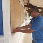 Vandalisme récurrent dans un village paisible : le club local sous pression des habitants.