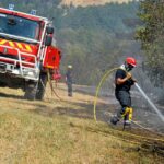 Cinq feux en Aveyron, 17 hectares brûlés, les pompiers appellent à la vigilance.