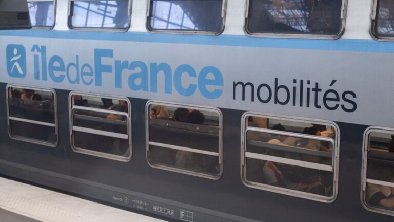 AC!! Anti-Corruption dépose plainte contre des élus parisiens pour emplois fictifs à la RATP.