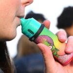 Accessibilité des puffs pour les jeunes malgré l&rsquo;interdiction des fournisseurs en France.