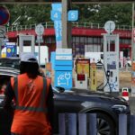 Reportage sur les bornistes : l’émergence d’une nouvelle profession aux stations-service