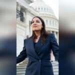 Alexandria Ocasio-Cortez partage son expérience de congélation d&rsquo;ovocytes aux États-Unis.