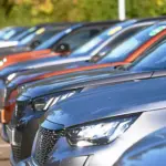 La France envisage de renforcer la taxation des véhicules électriques pour diversifier ses ressources fiscales.