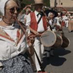 Les habitants de Saint-Julien-le-Montagnier restaurent les traditions des moissons en Provence