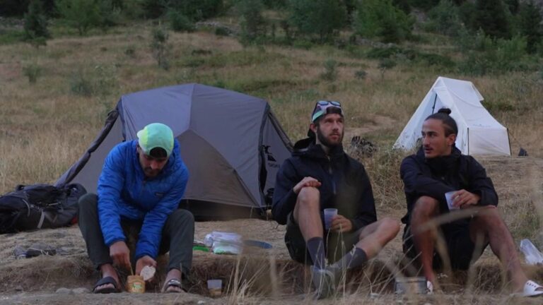 Investissement unique pour le bivouac en montagne : une pratique durable en France