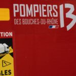 Un avion de l’armée de l’air français s’écrase sur une route à Salon-de-Provence, deux blessés.