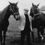 Jean Gabin, acteur emblématique, exprimait son souhait de devenir paysan en Normandie.
