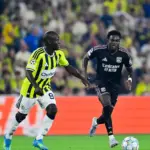 Mason Greenwood égalise pour Lyon lors du barrage aller de Ligue des champions contre Fenerbahçe.