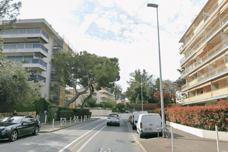 Antibes : une mère tue son fils de 17 ans avec un couteau avant de s’enfuir.