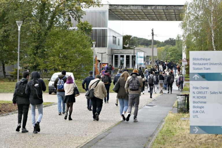 Coût de la vie universitaire en hausse : les étudiants de plus en plus salariés, selon l’Unef.