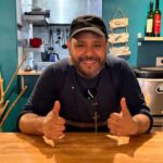 Ivan Jayme Acosta, infirmier, ouvre un restaurant à Lille pour promouvoir la gastronomie péruvienne.