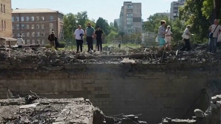 Attaque russe à Kiev : au moins 16 morts confirmés dans un bombardement massif.
