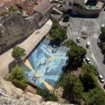 Des fans risquent des accidents pour photographier la fresque de Jul à Marseille
