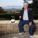 Philippe Bouvard, journaliste et fervent défenseur de Cannes, décède à 96 ans.