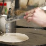Crise de main-d&rsquo;œuvre en Bretagne : des restaurateurs du Morbihan peinent à recruter des crêpiers