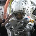 Sophie Adenot effectue sa deuxième sortie dans l’espace avec un scaphandre vieillissant.