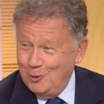 Michel Drucker et Muriel Robin rendent hommage à Philippe Bouvard pour son œuvre médiatique.
