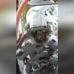 Contenu du scaphandre de Sophie Adenot : analyse des équipements et enjeux scientifiques.