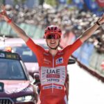 Tadej Pogacar remporte la quatrième étape de la Vuelta après un raid solitaire de 50 kilomètres.