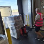 Saisie record de tabac par les douaniers de Marseille, trois associations caritatives bénéficient d&rsquo;un don.