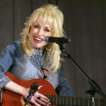Dolly Parton : cinq chansons emblématiques illustrant sa carrière musicale aux États-Unis.