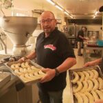 Andouillette : 230 kilos préparés pour les fêtes d&rsquo;Arras, un savoir-faire local en action