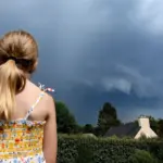 Orages violents en Bretagne et Pays de la Loire : grêle et éclairs signalés.