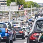Bison Futé alerte sur un trafic dense ce week-end sur les routes françaises.