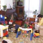 Garde d&rsquo;enfant : les tarifs des nounous en PACA, Alpes-Maritimes parmi les plus élevés.