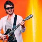 Des dispositifs d&rsquo;audiodescription permettent aux malvoyants de profiter du concert de Djo à Rock en Seine.