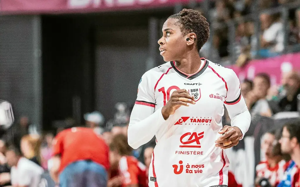 Coralie Lassource absente un mois du Brest Bretagne Handball pour raisons médicales