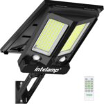 Installation de l’éclairage solaire Intelamp de 3000LM et capteur de mouvement pour jardins.
