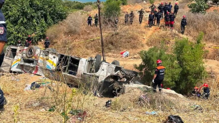 Accident de bus à Boumerdès : hommage officiel d’El Eulma aux victimes du drame