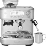 SENCOR présente sa machine à espresso et son mousseur à lait avec écran LCD et capacité accrue.