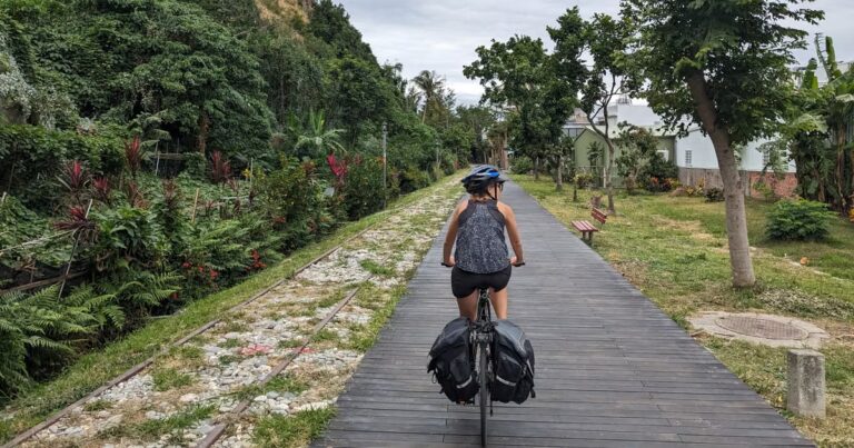 Tour de Taïwan à vélo : rencontres avec des habitants et découverte de la culture locale