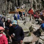 Le maire de Haute-Savoie limite l’accès au Tour du Mont-Blanc en raison de sa fréquentation élevée.