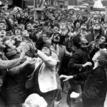Les années 1980 en images : retour sur la popularité de la Louche en France.