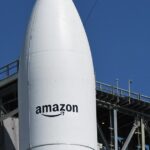 Amazon déploie 5 000 satellites pour connecter les smartphones, défiant Starlink.
