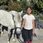 Valentine, 10 ans, remporte une médaille d’or aux championnats de France d’équitation.