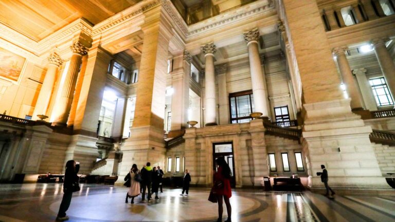 Décision de justice controversée en France suscite des débats sur l’extrême droite.