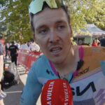 Hugo Hofstetter commente l’attaque de Wout lors de la Vuelta en Espagne.