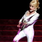 Dolly Parton annonce sa retraite, suscitant des réactions parmi ses fans américains.