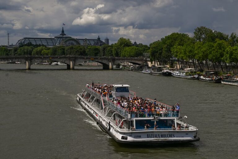 La Compagnie des Bateaux-Mouches présente ses excuses après un incident en mer