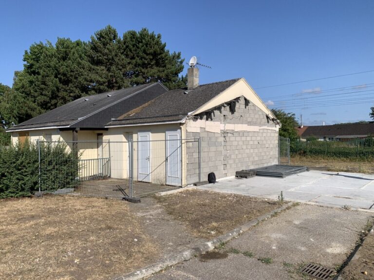 Près d’Elbeuf, la Maison des ados présente ses grandes lignes de fonctionnement.
