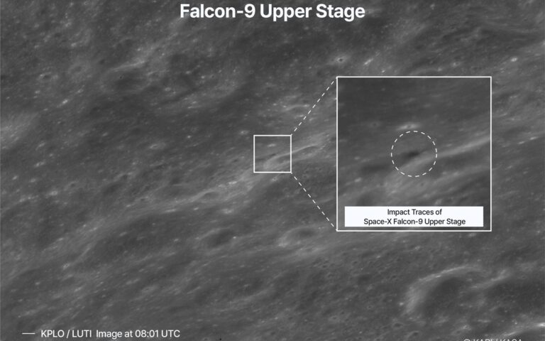 SpaceX : un étage de Falcon 9 s’écrase sur la Lune, provoquant un cratère important.