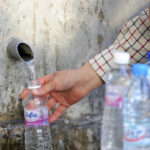 Canicule en Tunisie : coupures d&rsquo;électricité aggravent la crise de l&rsquo;eau en bouteilles.