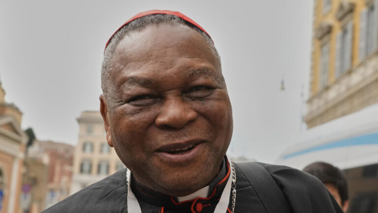 Interview du cardinal d’Abuja suscite des tensions avec le président Bola Tinubu au Nigeria