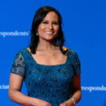 Trump demande des sanctions contre une journaliste de NBC pour sa couverture des Midterms.